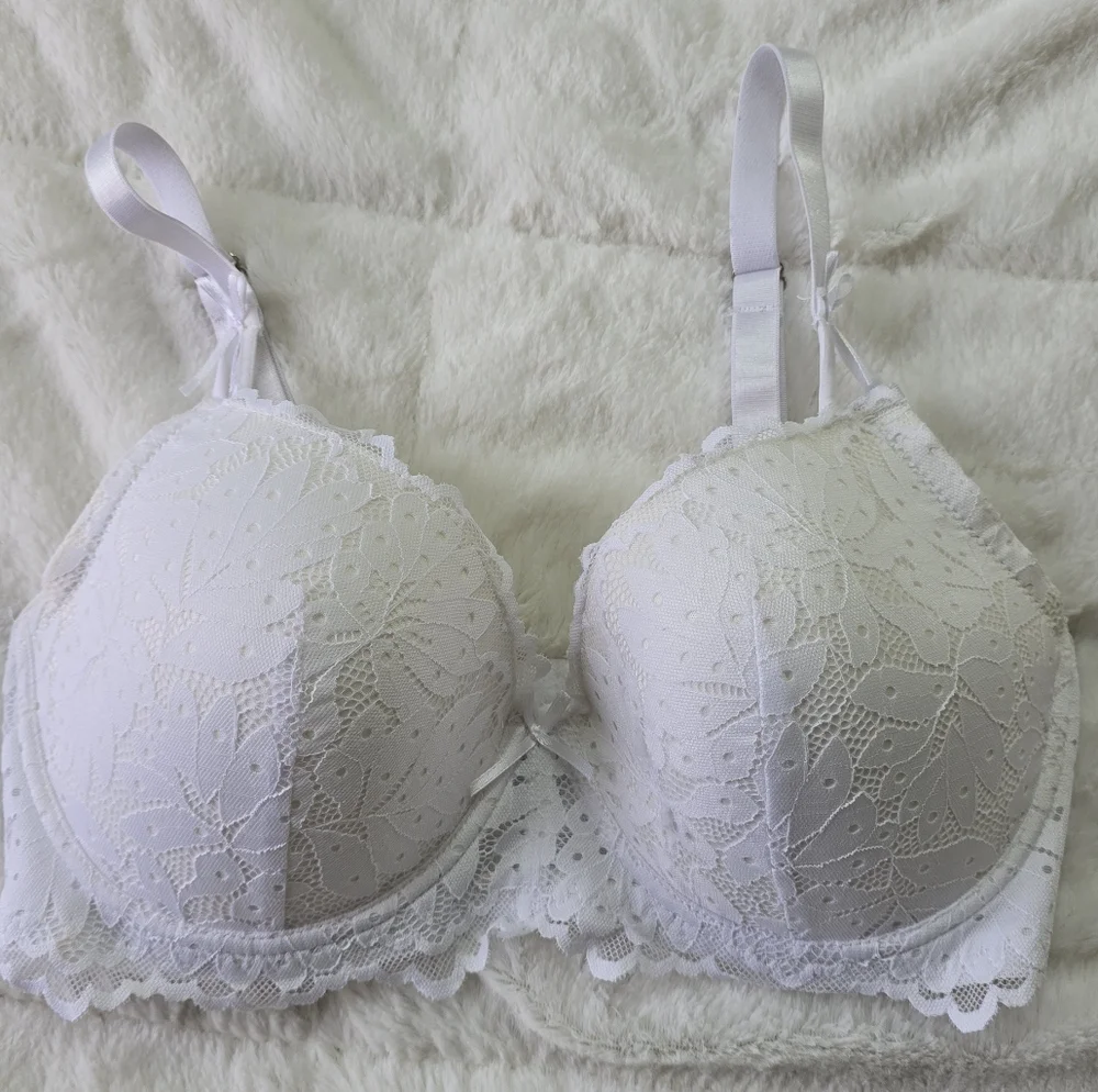 NWOT 2pk Lace Bras Size 36D